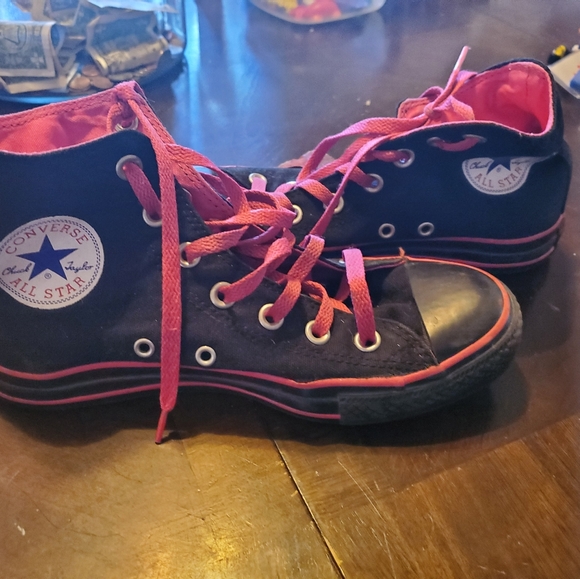 Converse hightops - Picture 2 of 3